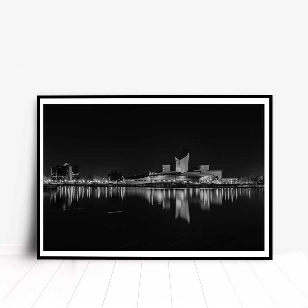A7_01539-BLK-Frame-Mockup-102