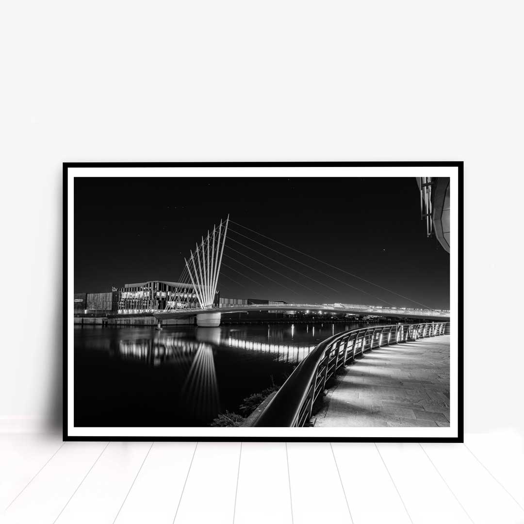 A7_01550-2-BLK-Frame-Mockup-102