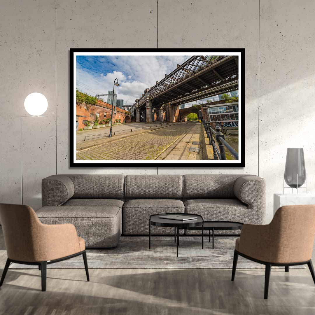 RA-MCR-A2402383-HDR-mockup-108